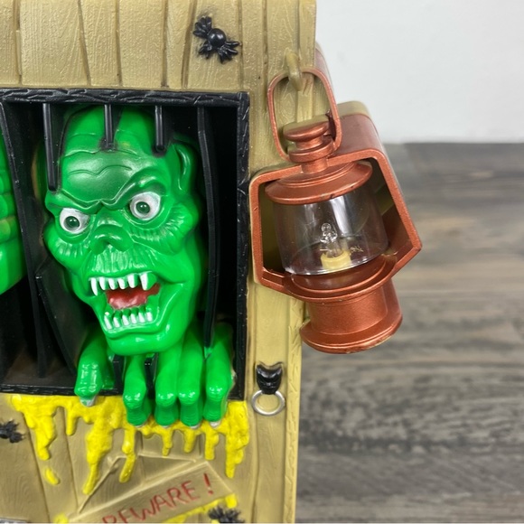 Vintage Toy State Halloween light up with sound door bell toy - Picture 7 of 10